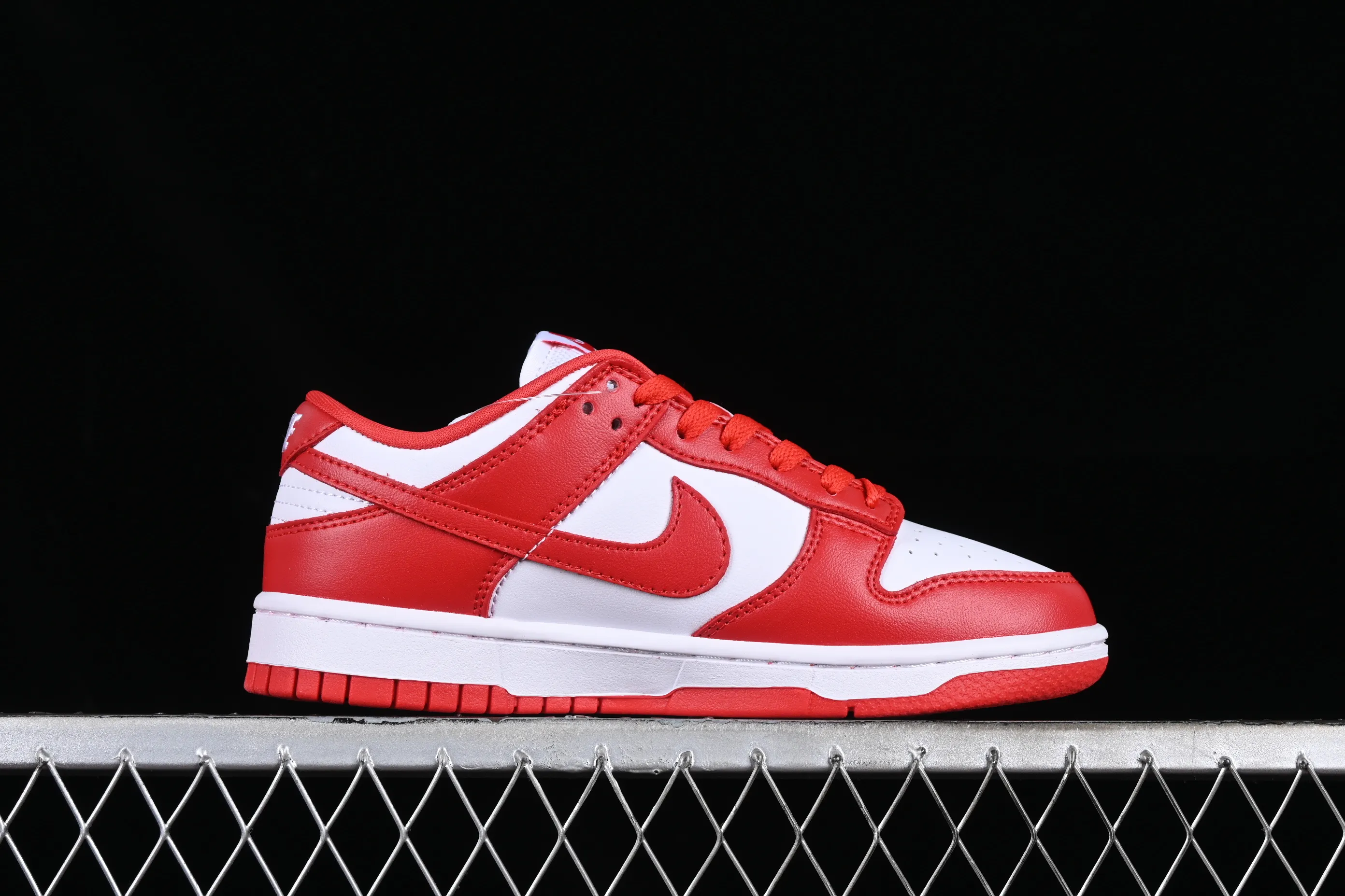 All Categories Nk SB Dunk Series Nk SB Dunk Low Low-top Sneakers N Version Nk Dunk Low SB "University Red" 卍Celebration Days White-Red Dunk Series Low-top Casual Sports Skateboard Shoes CU1727-100